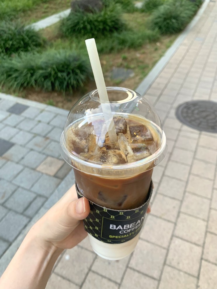  상왕십리 카페 / 빅사이즈로 가성비 좋은 바빈스커피 왕십리센트라스점