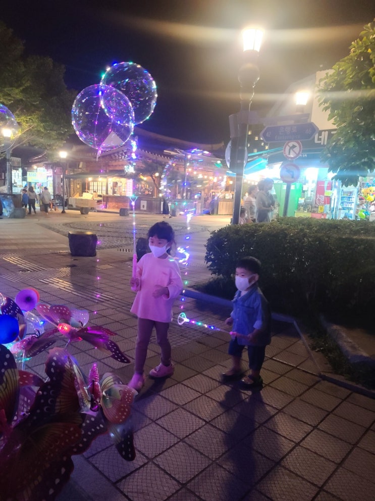  아이와 전주한옥마을 저녁에 산책했어요