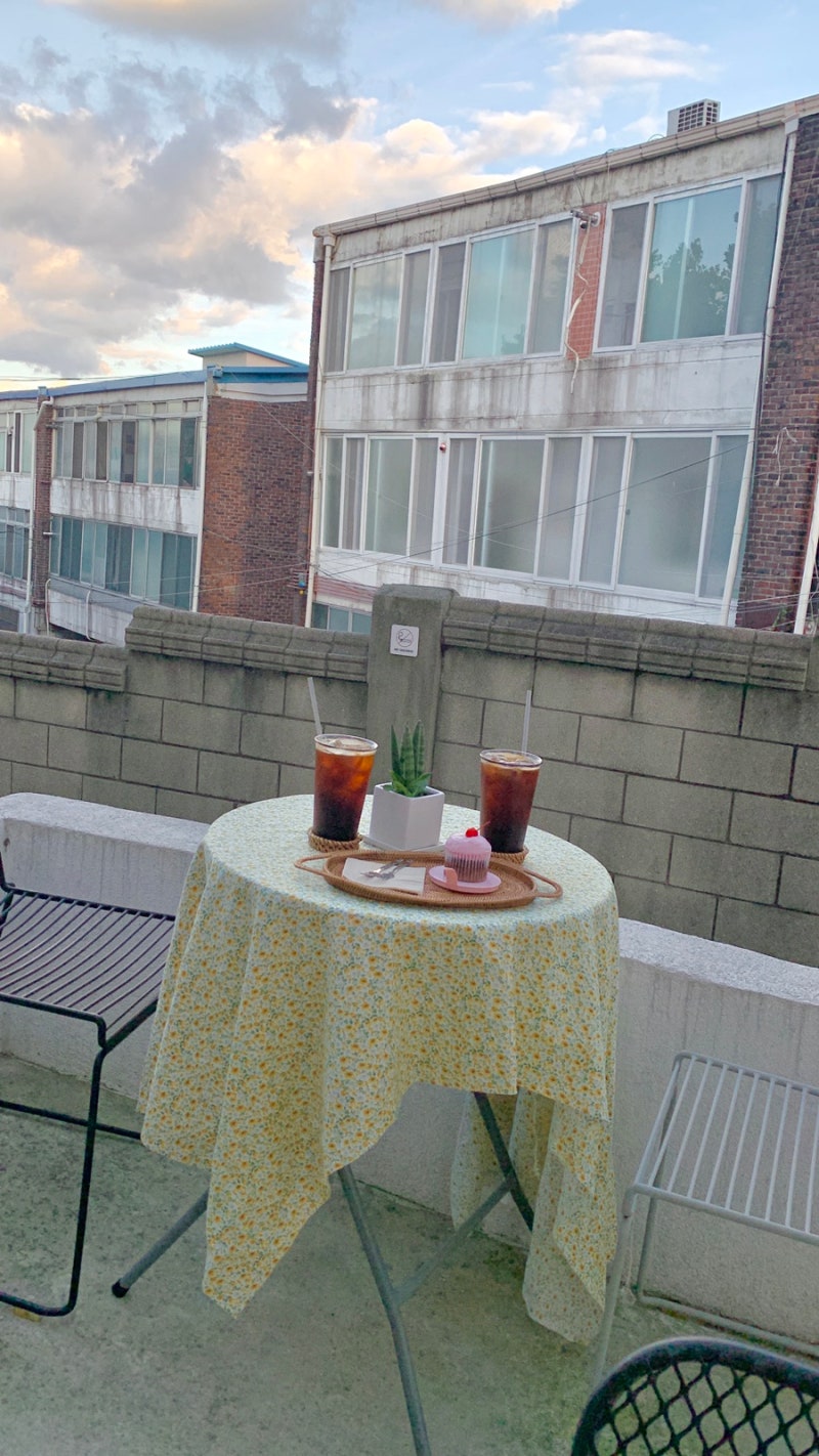 오늘은커피 :: 나만 알고 싶은 효창동 카페(feat.고양이) : 네이버 블로그