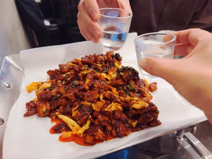  오돌뼈도 맛있고 가성비도 좋았던 잠실새내 곱창 돼지총각네