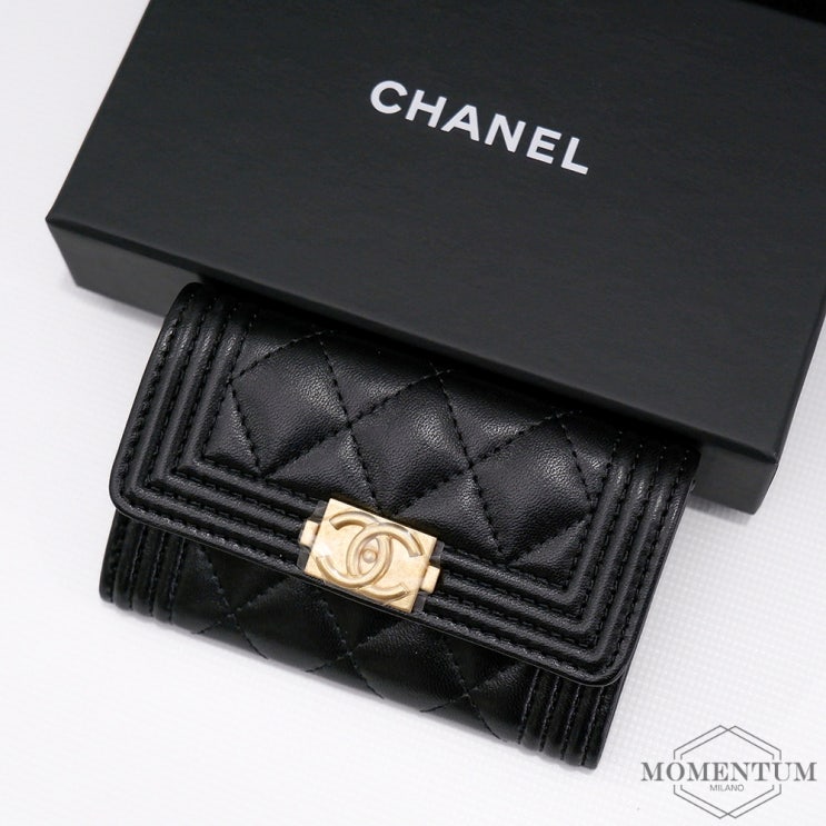  구미 명품 멀티샵 [CHANEL] 샤넬 보이 플랩 카드 홀더 램스킨 금장 A80603Y0765994305 카드 지갑