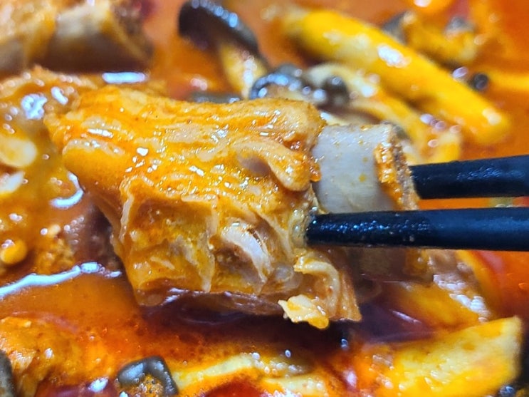  20번째 마켓컬리, 미트클레버 매운돼지갈비찜 알싸한 마늘맛~