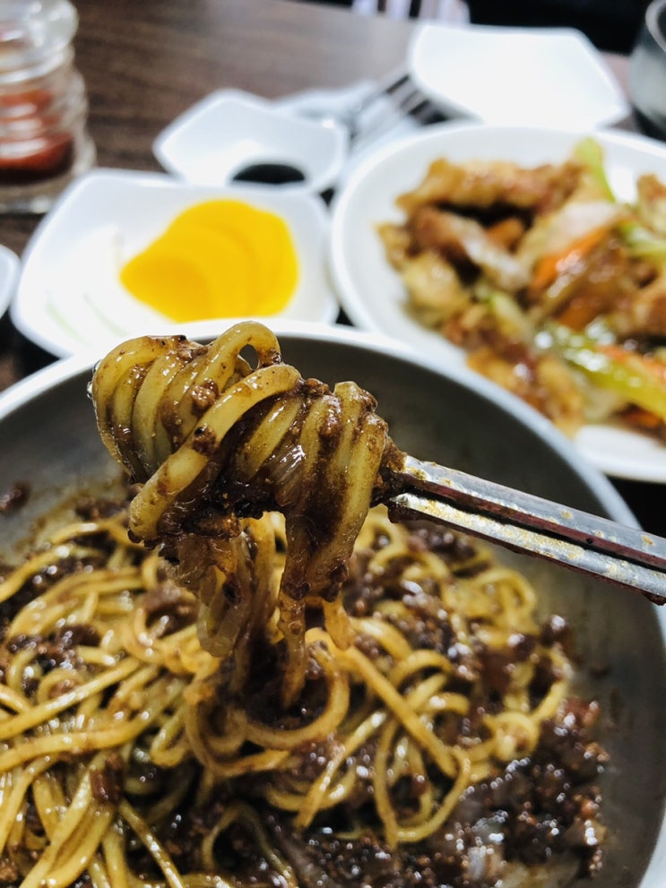  이게 내가 알던 중식이라고...? '원조 홍릉각' 리뷰
