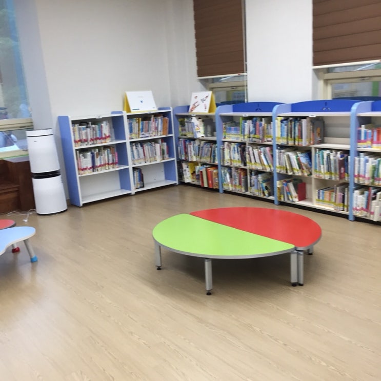  구즉도서관 어린이자료실