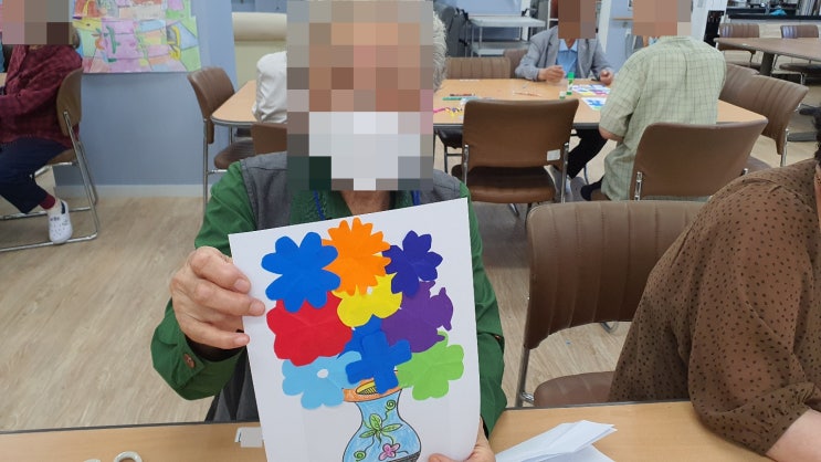  [달서구주간보호센터] 꽃병만들기__송현동/죽전/성서/화원/화원읍/대곡동/월성동/상인동/본리동/용산동/두류동/본동/성당동/이곡동/대명동/진천동/도원동/장기동/감삼동/대구/주간보호센터