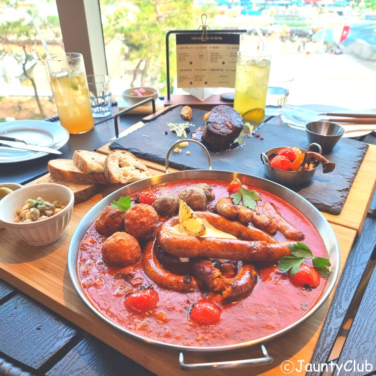  서울역 롯데마트 브런치 맛집, 카페인신현리 아티장가든
