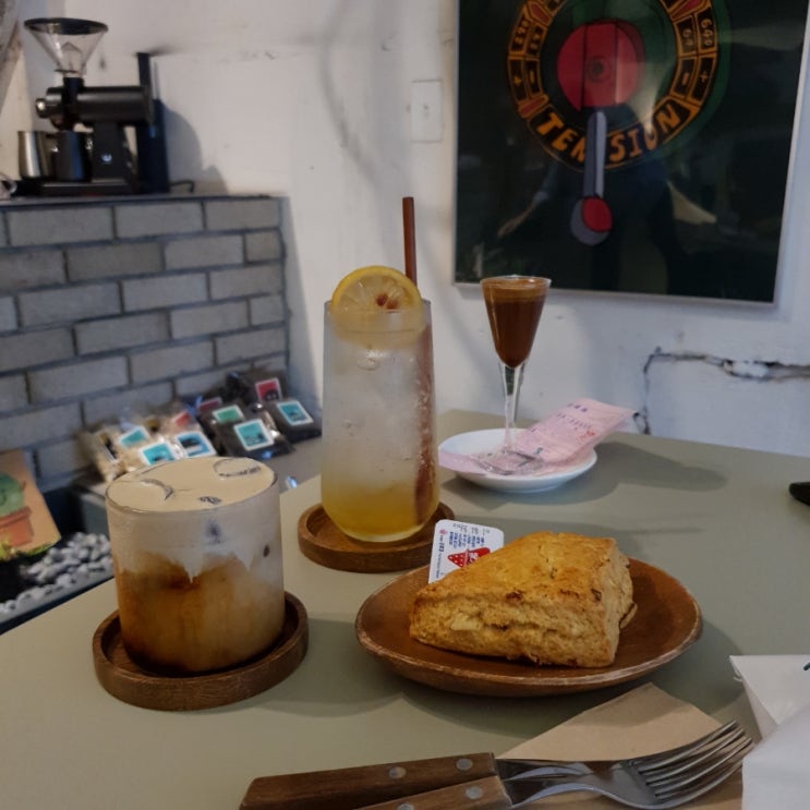  문래동/문래창작촌카페 문래방구 소품맛집으로 인정:))