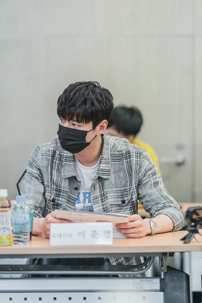  210928 '너의 밤' 정인선→이준영 대본리딩 현장 첫 공개 "웃음 끊이지 않아"