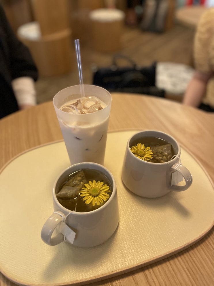  분위기 좋은 종로 익선동 카페 크림빌라 Creamvilla