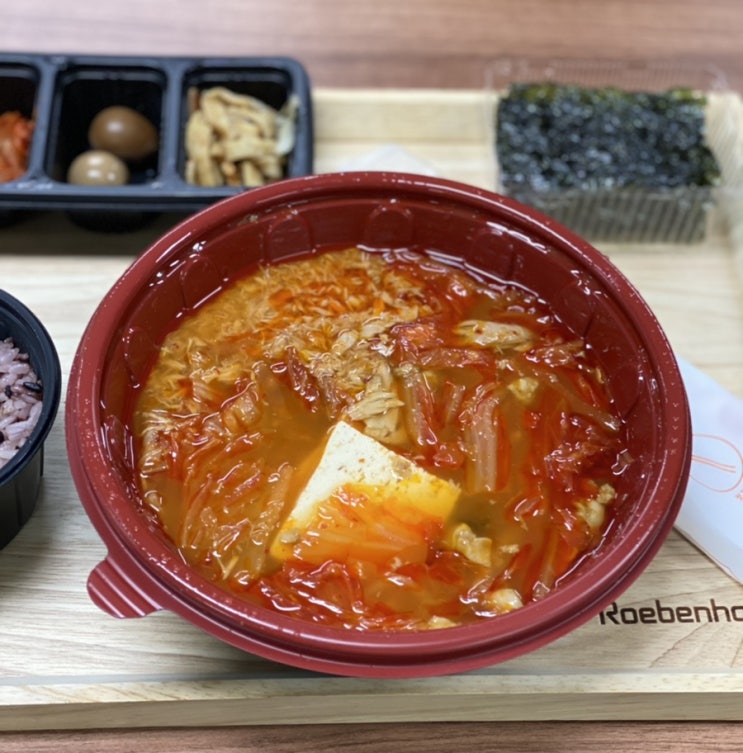 수유리 혼밥왕 왕십리점의 '참치돼지김치찌개도시락'