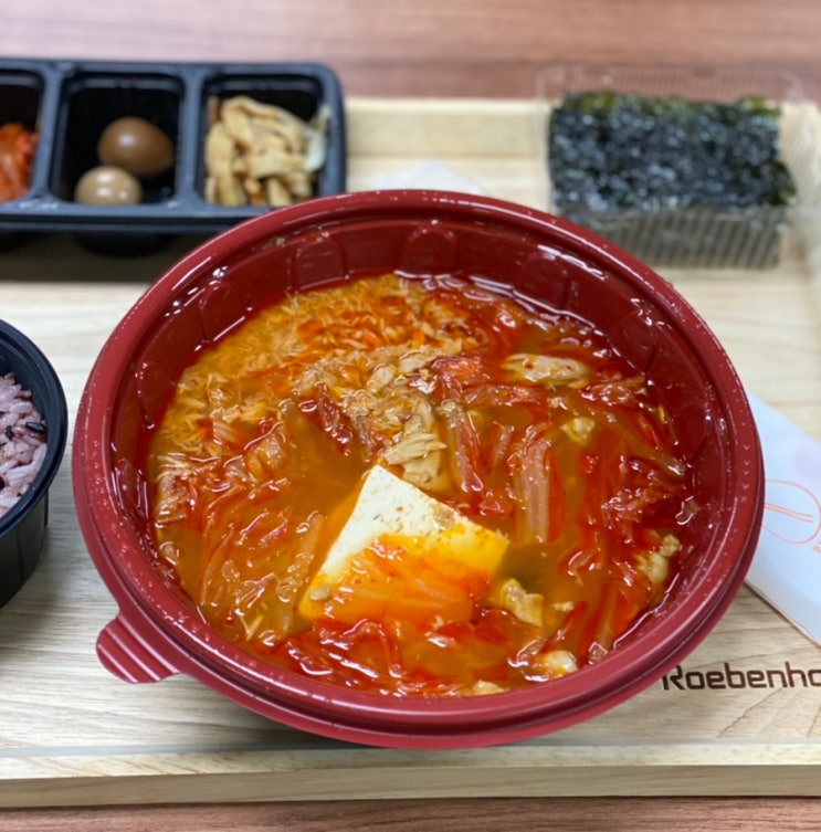  수유리 혼밥왕 왕십리점의 '참치돼지김치찌개도시락'