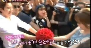 가오쯔치 근황 관심 받는 이유 채림에게 베이징 한복판에서 무릎꿇고 고백 엄청난 크기의 다이아도 주더니... 가오쯔치 근황 관심 받는 이유 채림에게 베이징 한복판에서 무릎꿇고 고백 엄청난 크기의 다이아도 주더니...