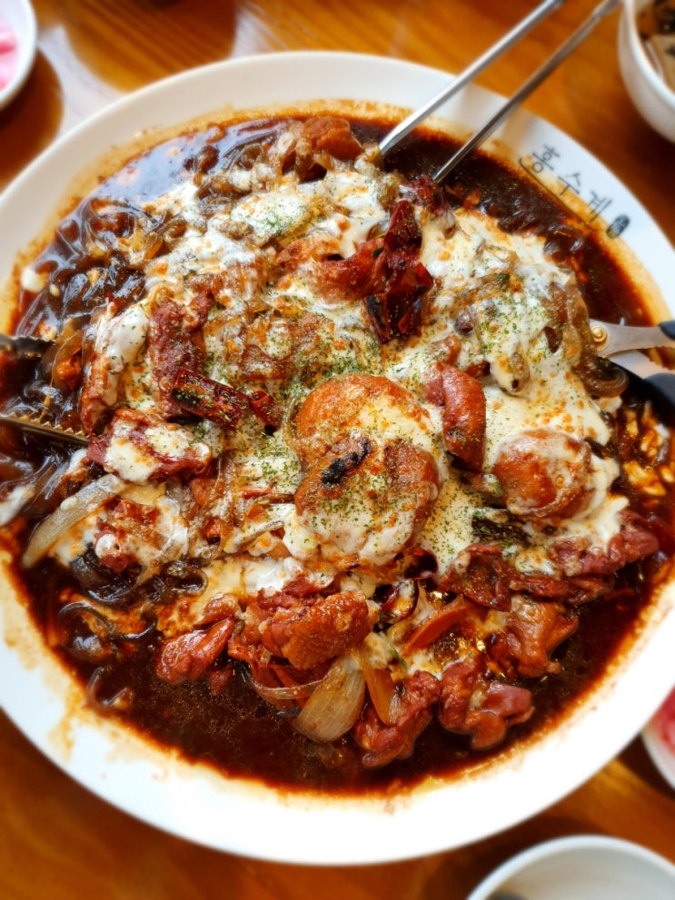  신논현역 홍수계찜닭 순살 치즈와 묵사발 세트로 점심