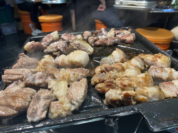  광명사거리 고기집 삼겹살 부터 특수부위 까지 즐기는 뻥쟁이네