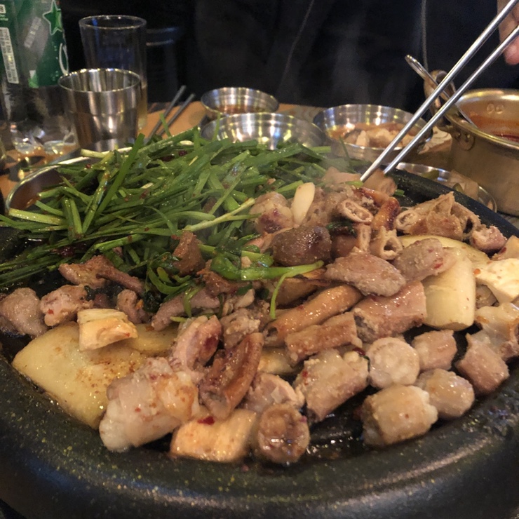  다 같이 곱창 먹는 날을 기약하며... 곱창고 가고 싶다..