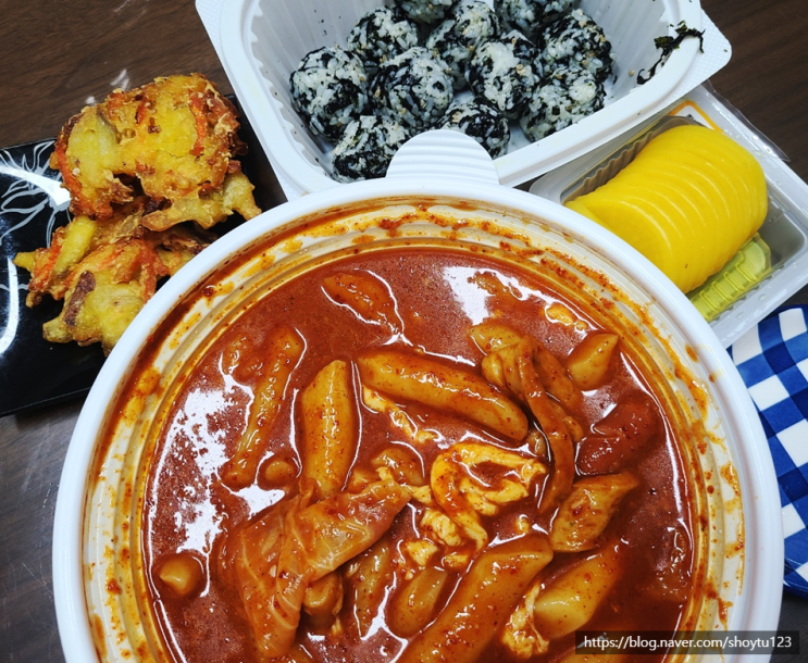 [정자동 엽기떡볶이] 동대문 엽기떡볶이 2인 엽기떡볶이+주먹밥+야채튀김+단무지+쿨피스 추천-!
