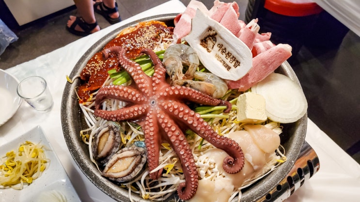  여수 하멜등대 맛집 강추 야경 뷰를 즐기며 낭만포차18번 이순신해물삼합에서