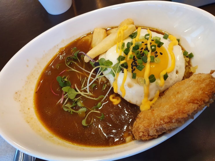  서울홍대 준이네카레 매운카레를 먹었다!!