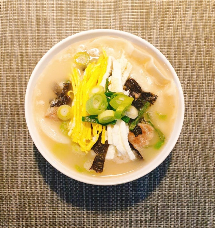  떡국 간단하게 만들어 봤어요
