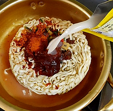  오뚜기 옛날 사골곰탕으로 맛있는 국물요리 간단하게