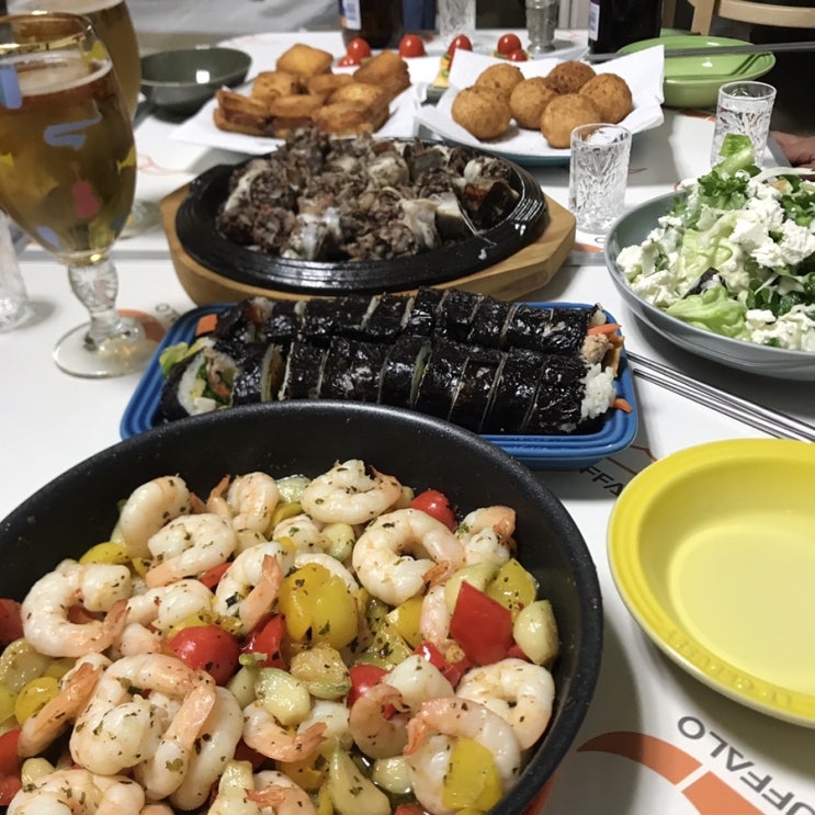  [크리스마스] 카나페 / 무쌈말이 / 김밥 / 감바스 / 리코타치즈 샐러드 / 멘보샤 / 치즈볼