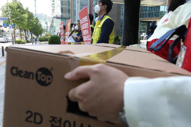 새해엔 '손잡이 달린 택배' 온다...벌레 걱정은 마세요 새해엔 '손잡이 달린 택배' 온다...벌레 걱정은 마세요