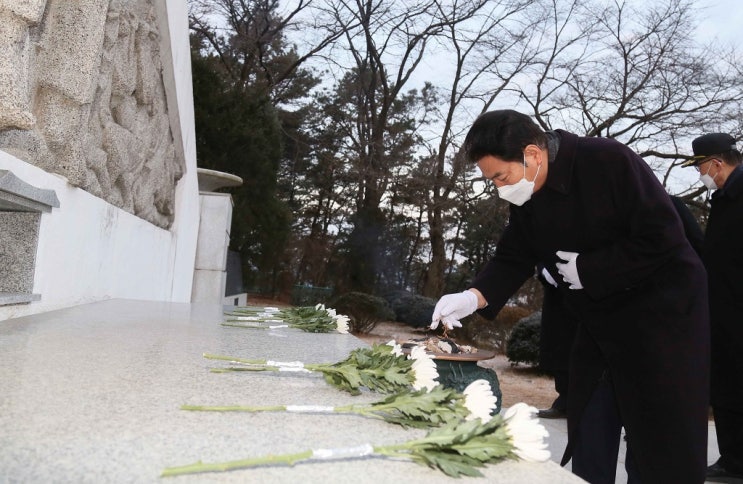 백군기 용인시장, 2021년 새해 현충탑 참배 백군기 용인시장, 2021년 새해 현충탑 참배