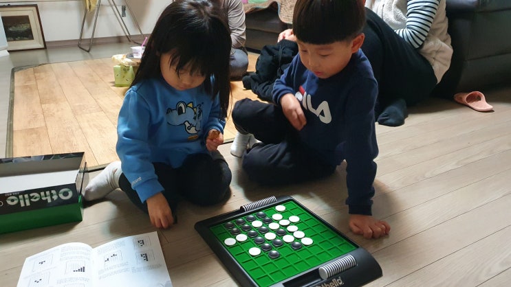  6살, 7살 아이랑 하기 좋은 보드게임: 오셀로(오델로, 리버시) 하는 법, "핸디캡(페널티)이 필요해"