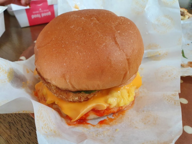  에그벅 고현점 - 새로 생겨 먹어본 계란 햄버거의 맛!