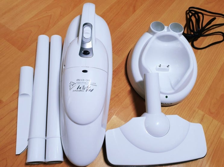 싹쓸이 신일 핸디형 무선 청소기 SVC-C17KP 후기! < 자취 미니 청소기 필수템 추천> 싹쓸이 신일 핸디형 무선 청소기 SVC-C17KP 후기! < 자취 미니 청소기 필수템 추천>