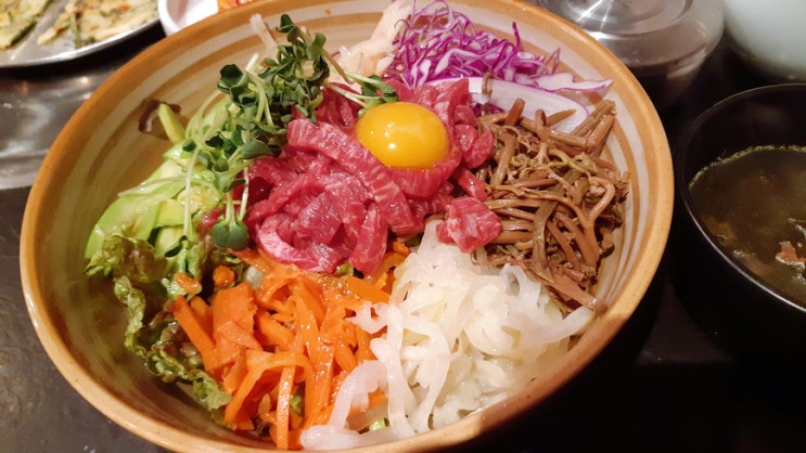 프리미엄 한우, 참숯골에서 육회비빔밥 먹고왔어요! 프리미엄 한우, 참숯골에서 육회비빔밥 먹고왔어요!