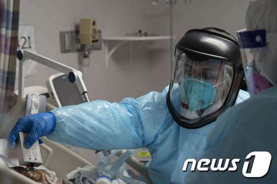 미국, 지난해 코로나19로 생명보험 신청 4% 증가, "부담보단 재산을 남겨둬야한다는 생각 때문" 미국, 지난해 코로나19로 생명보험 신청 4% 증가, "부담보단 재산을 남겨둬야한다는 생각 때문"