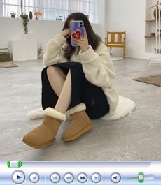  어그부츠가 올겨울 다시 부활했다. 유행예감 인기모델 총출동 !