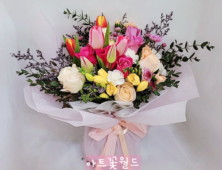  [사상꽃집/아트꽃월드]후리지아, 튤립을 섞어 계절감이 뛰어난 계절꽃다발로 겨울의 추위를 환기시켜보세요! 사상꽃다발 감전동꽃다발 감전꽃다발 부산꽃집 감전동꽃집