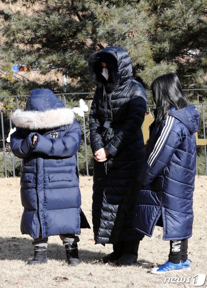 한지민,"정인아 미안해" 이영애,정인묘소 추모,신애라.함연지... 