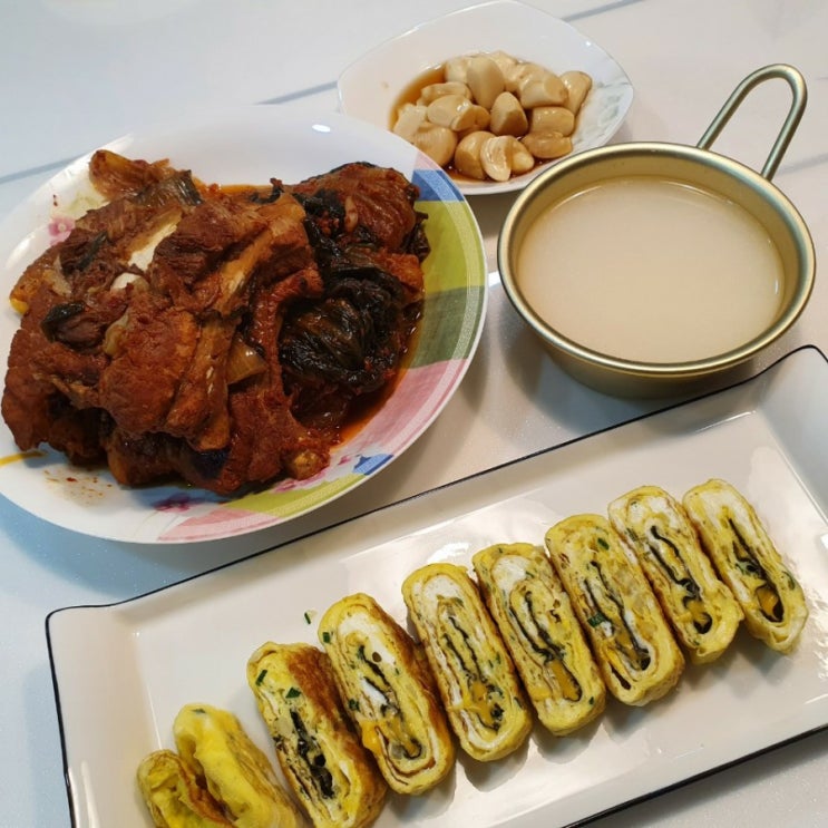 주말 저녁 집밥 메뉴 추천 : 묵은지 등갈비찜 / 진정한 밥도둑 / 겨울 추천 메뉴 / 살살 녹아요!!! 주말 저녁 집밥 메뉴 추천 : 묵은지 등갈비찜 / 진정한 밥도둑 / 겨울 추천 메뉴 / 살살 녹아요!!!