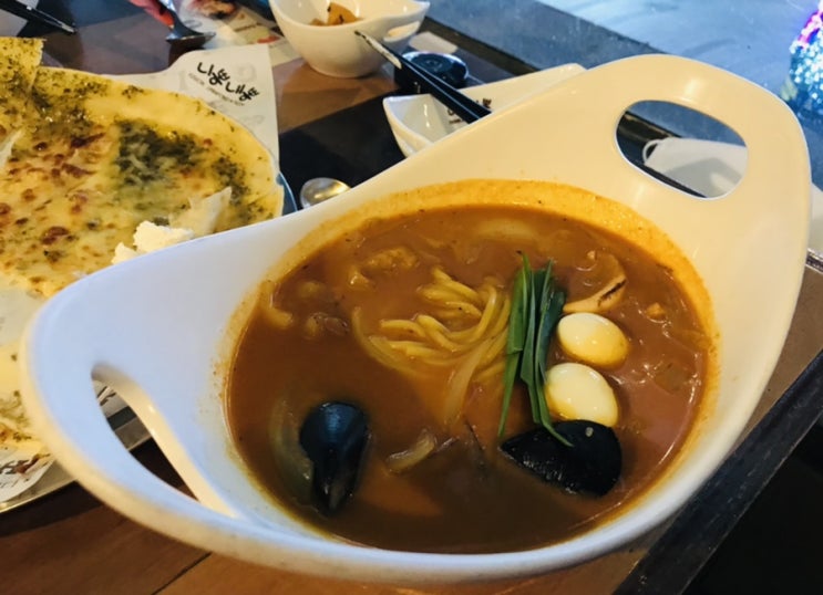  니뽕내뽕 대전 은행동 으능정이거리 맛집 짬뽕과 피자의 기막힌 만남