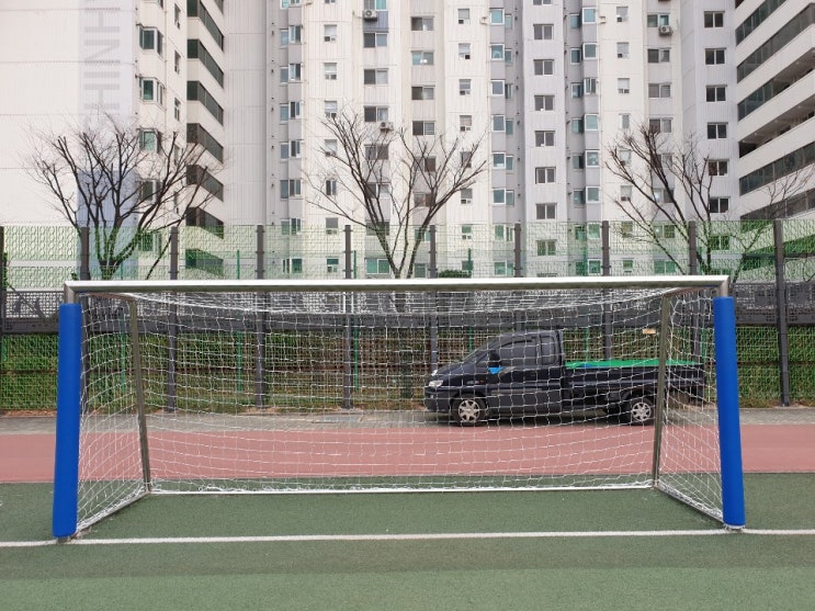  서울신동중학교 축구골망 교체 작업
