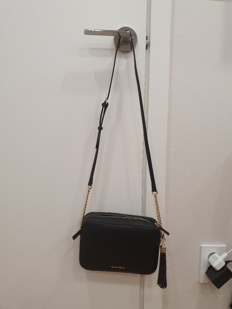 사만사타바사 블랙미니백
