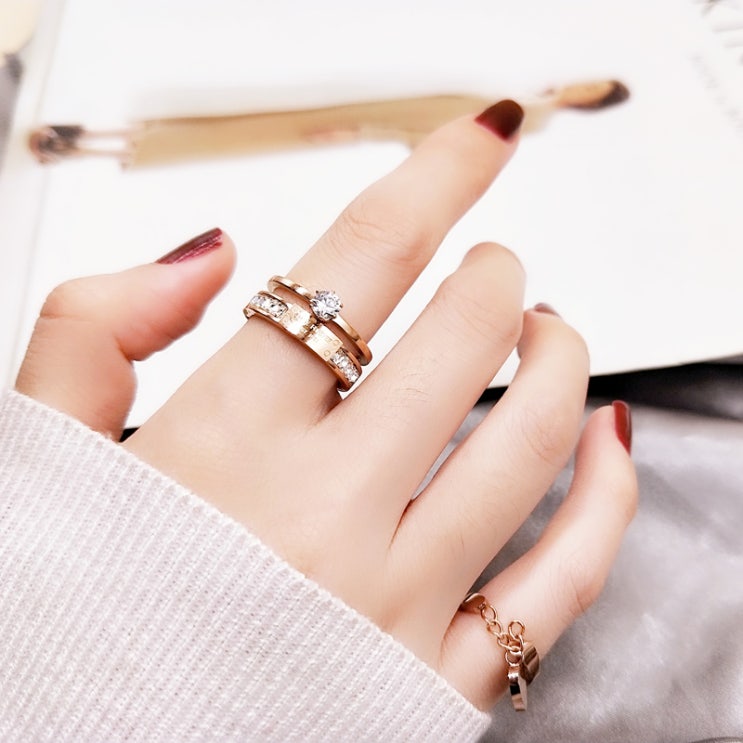 반지, 어느 손가락에 끼는 게 좋은 걸까? 손가락 위치마다 달라지는 반지의 의미