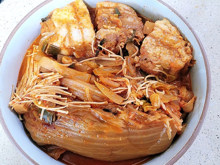  백종원 돼지고기김치찜 레시피, 냉동고기사용해도 잡내가 나지 않아요.