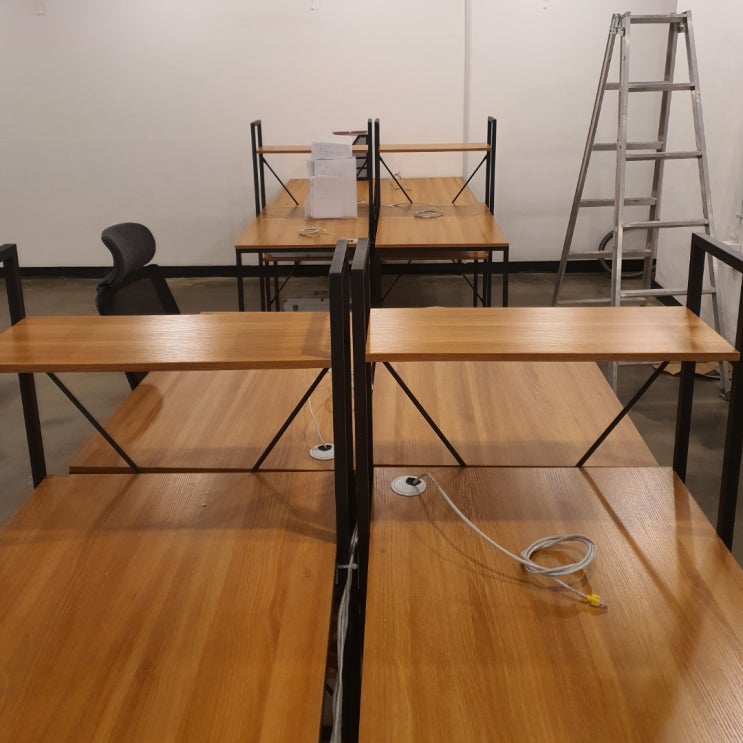  [서울 종로구 관철동 사무실]  현장견적무료 시공후1년간무상A/S 랜선포설 몰딩작업 사무실랜공사하고 왔습니댜:D