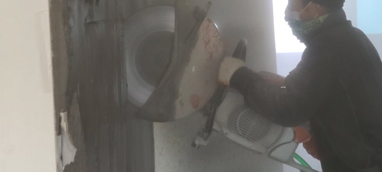 옹벽 벽체 컷팅 파트너 개구부 막창 내기 옹벽 벽체 컷팅 파트너 개구부 막창 내기