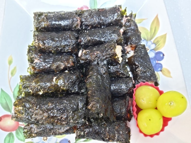  꼬마김밥 초간단 레시피(맨밥에 반찬 1가지 넣고 싸는 법)
