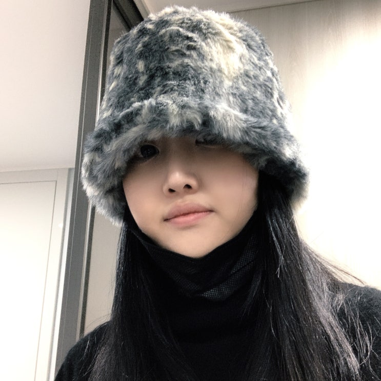  EXCELSIOR 엑셀시오르 운동화, UIJI 니트 원피스, AWESOME NEEDS 어썸니즈 모자 후기