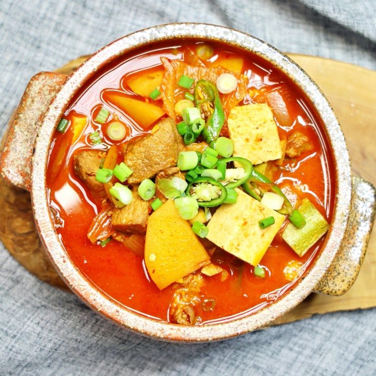  [돼지 앞다리살 요리]얼큰한 돼지고기 고추장찌개