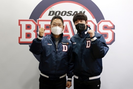 [FA] <b>김재호</b>는 <b>두산</b>의 <b>원클럽맨</b>으로 결정