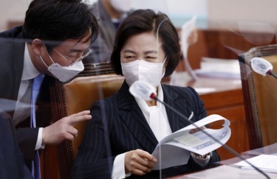 <b>추미애</b> "<b>동부구치소</b> 집단감염, 골든타임을 놓쳤다는 지적에... 