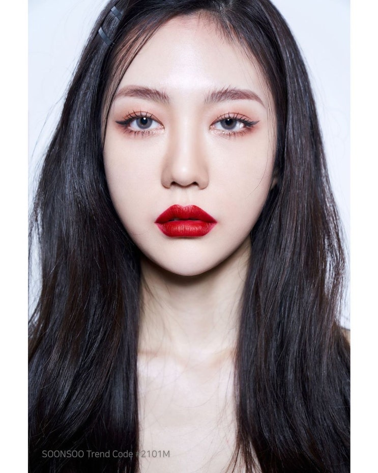 순수 2021 메이크업 트렌드 공개 #2101M / 순수청담본점 순수 2021 메이크업 트렌드 공개 #2101M / 순수청담본점
