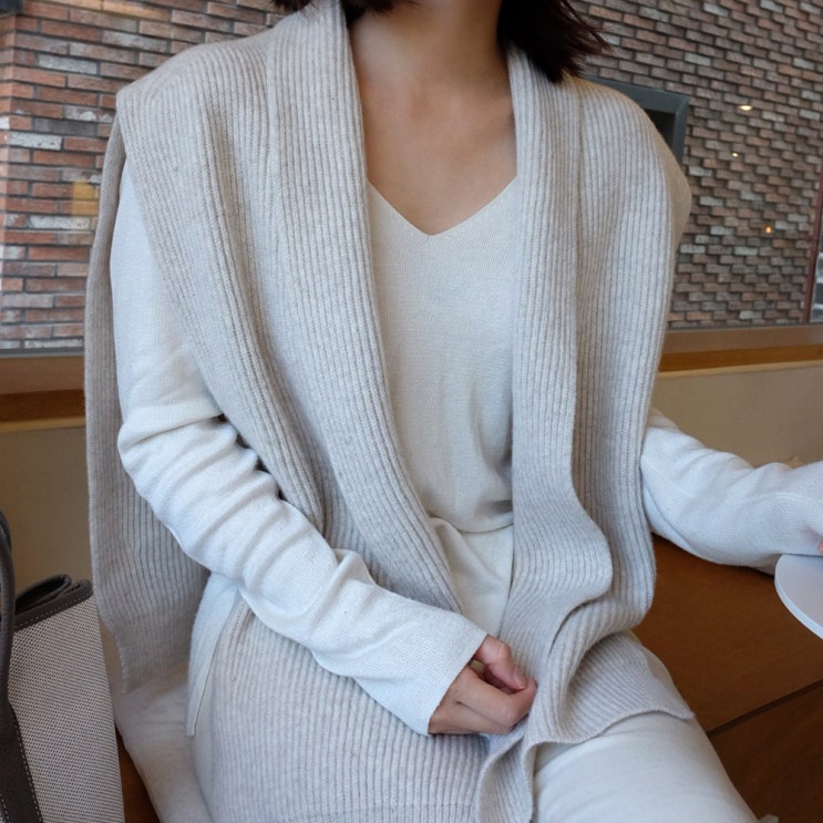 요즘 인기있는 로에 숄머플러 니트 케이프 어깨숄 울 가디건 ··· 요즘 인기있는 로에 숄머플러 니트 케이프 어깨숄 울 가디건 ···